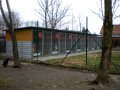 Řada venkovních kotců