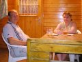 Luboš s Věrkou na verandě u piva